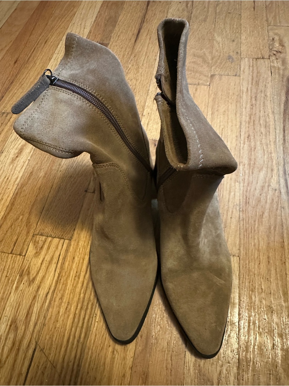 100% Suede leather Pointed-Toe Ankle Boots - Tan